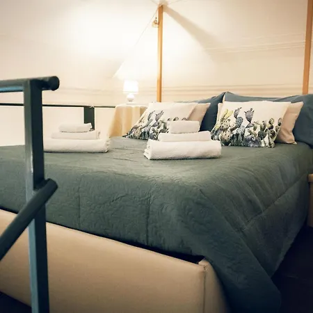 Civico 18 & Manzoni House Apartment