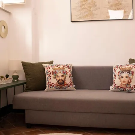 Civico 18 & Manzoni House Apartament Katania
